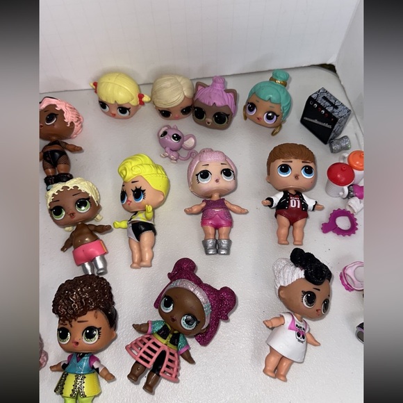 Lot 2088 ❤️ LOL Surprise dolls and accessories 48 total in lot - Picture 9 of 11
